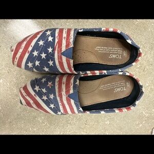 Women’s Toms slip on